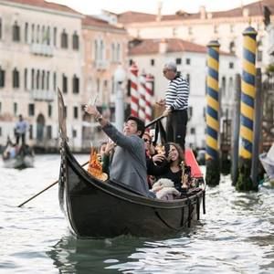 Meet your Posher, Dennis